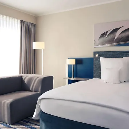 Mercure Am Entenfang Hotel 4*