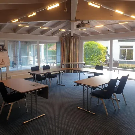 Mercure Am Entenfang 호텔 4*