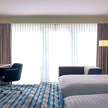 Otel Mercure Am Entenfang 4*