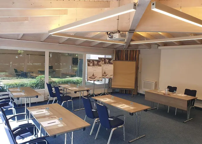 Mercure Am Entenfang Hotel 4*